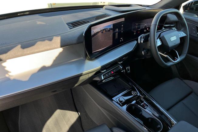 Audi Q3 Photo 2