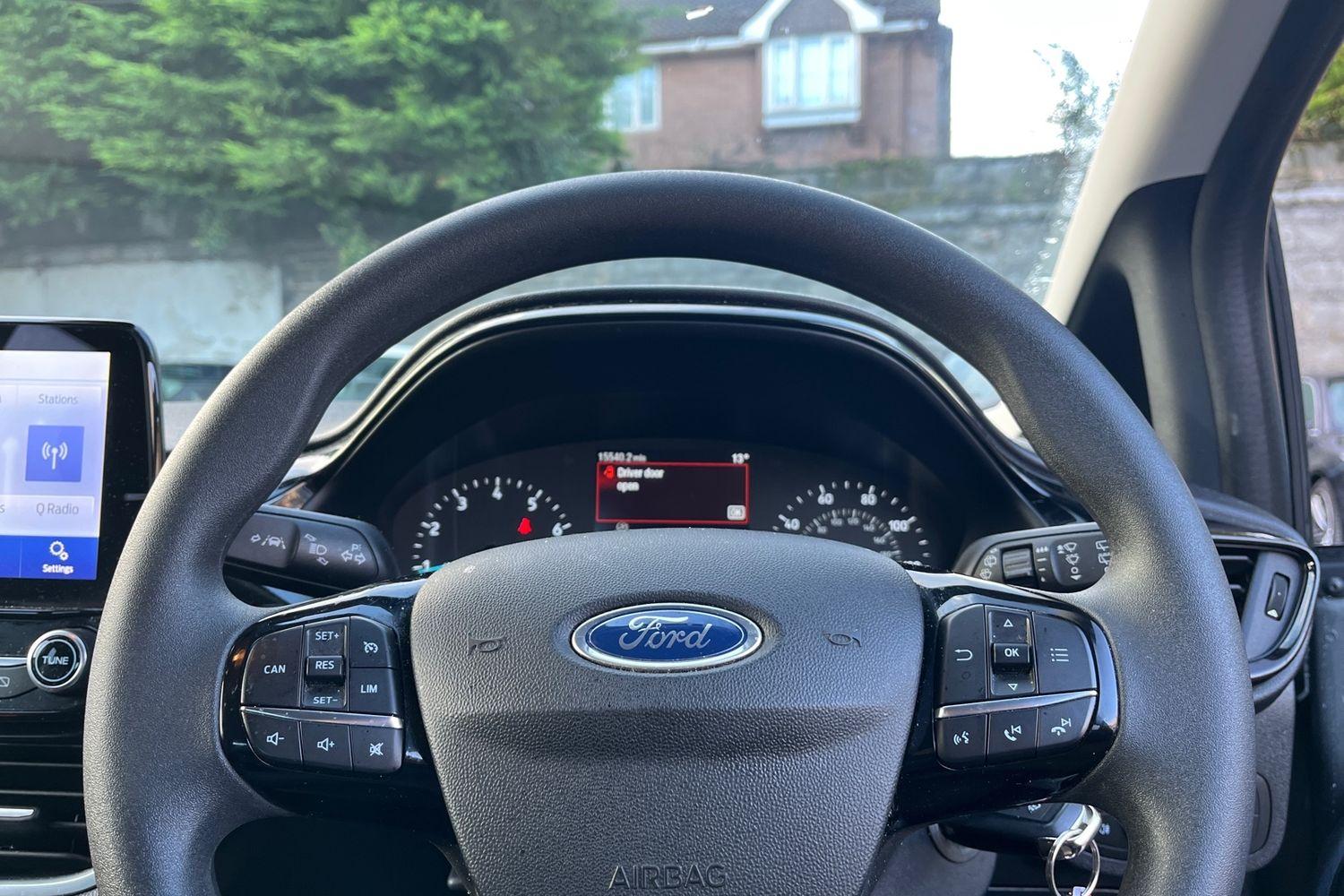 Ford FIESTA Photo 11