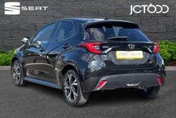 TOYOTA Yaris Photo 3