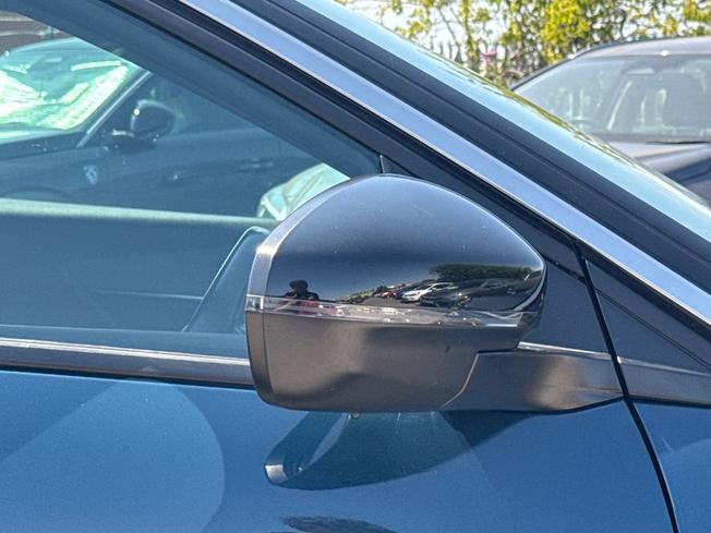 PEUGEOT 5008 Photo 20