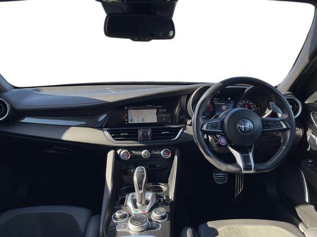 ALFA ROMEO Giulia Photo 10