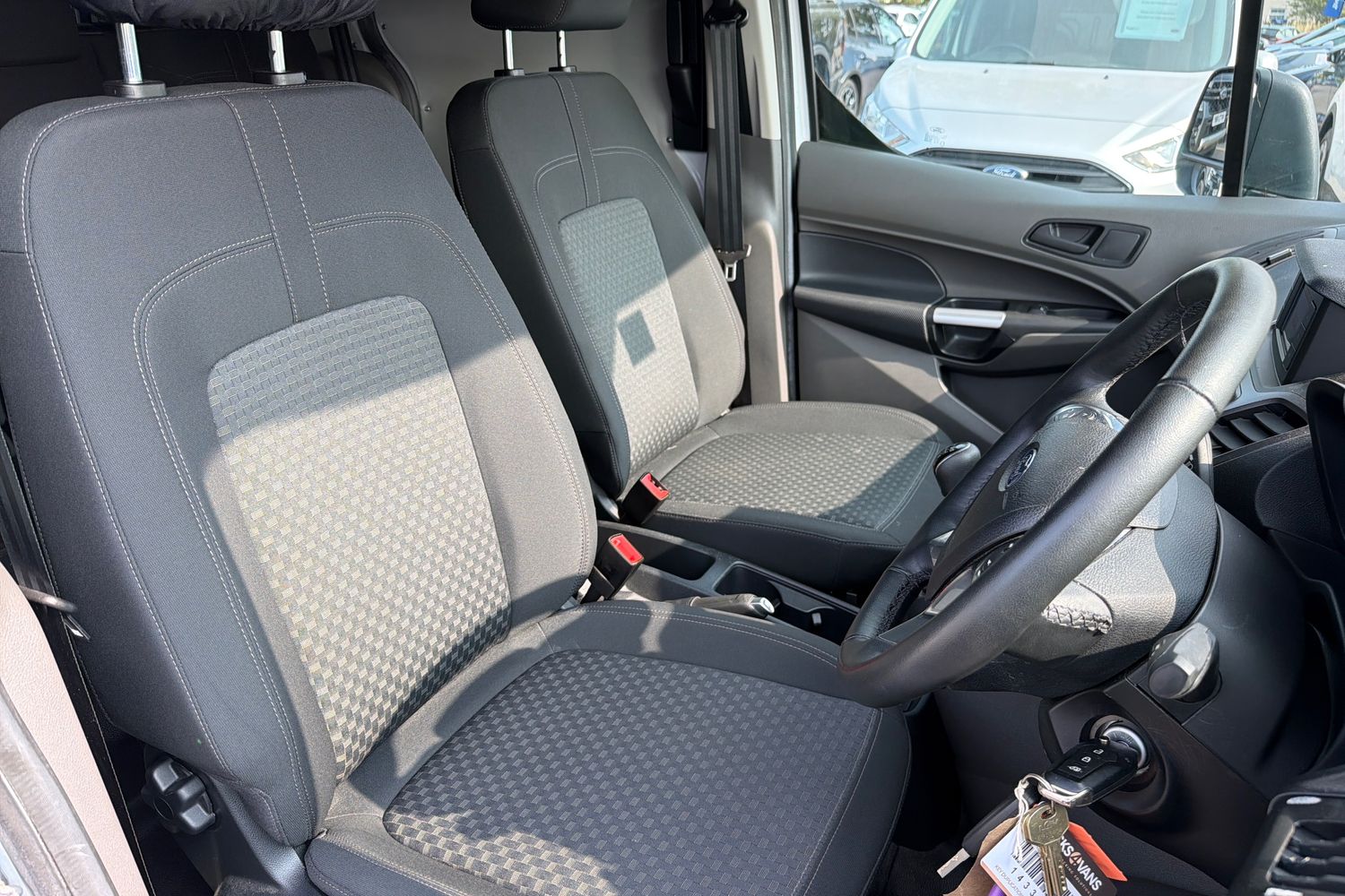 Ford TRANSIT CONNECT Photo 7