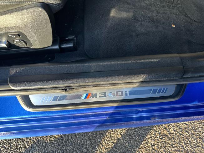 BMW 3 Series Photo 31