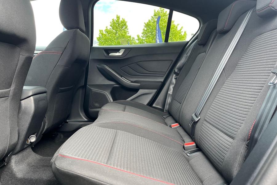 Ford FOCUS Photo autoimg-2d0a33e75f9bc0880219d564acb6b64fd4782d65.jpg