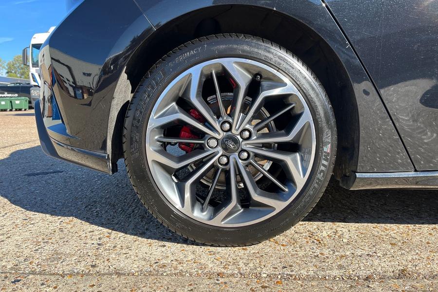 Ford Focus Photo autoimg-2d108415990a289916ac6efb0ec04679c8b7c0a2.jpg