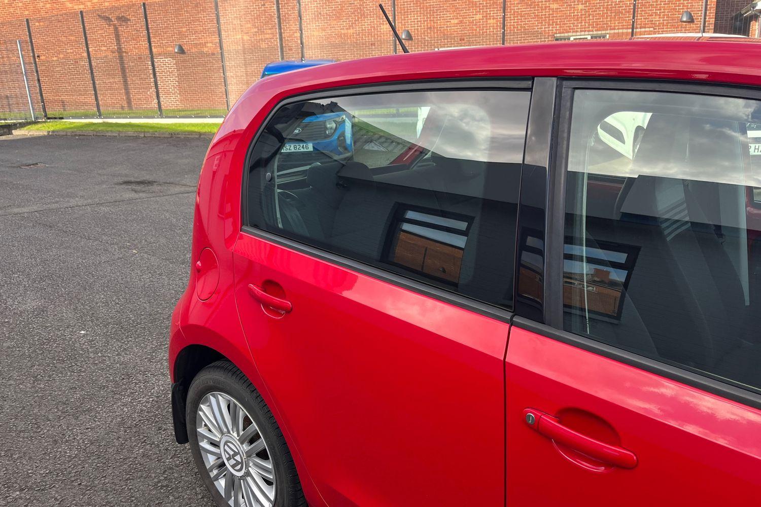 Volkswagen UP Photo 26