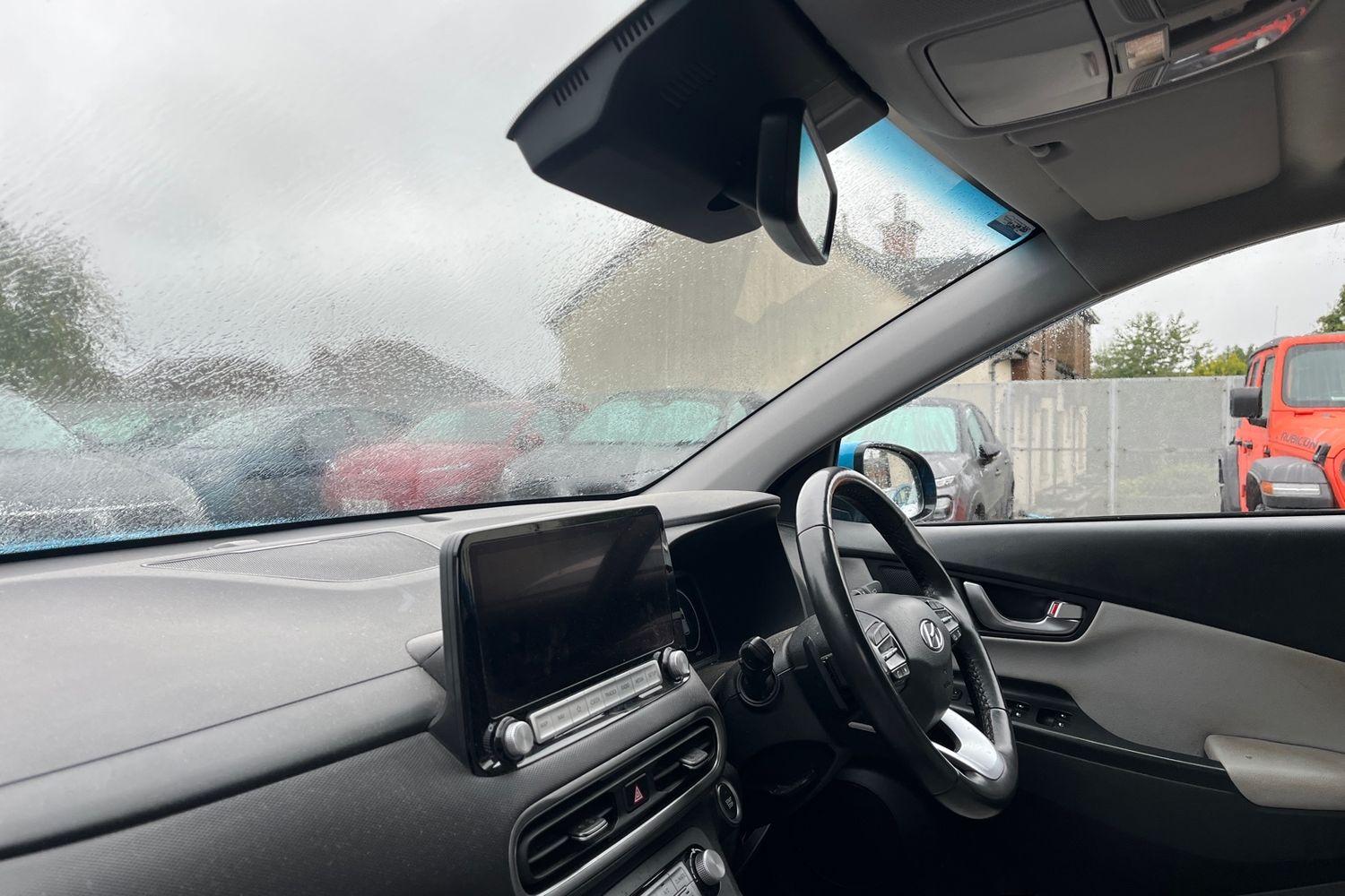 Hyundai KONA Photo 17