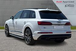 AUDI Q7 Photo 3