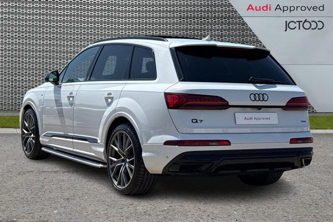 AUDI Q7 Photo 3