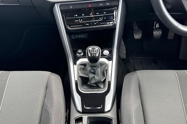 VOLKSWAGEN T-Roc Photo 35