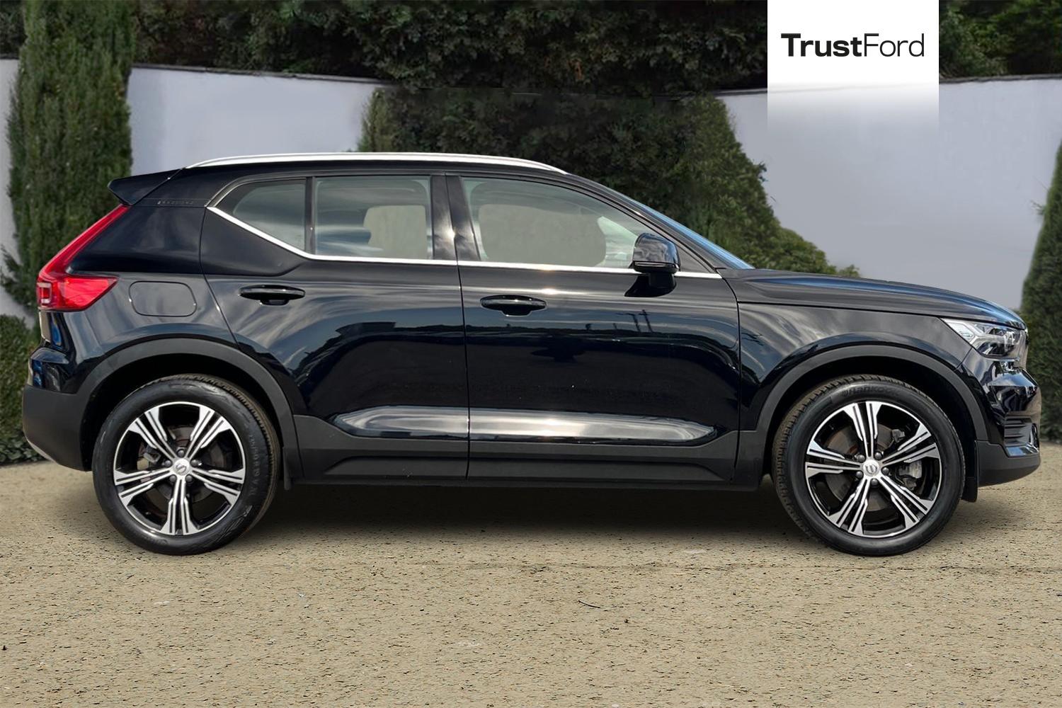 Volvo XC40 Photo 2