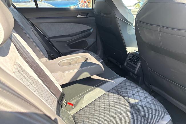 VOLKSWAGEN Golf Photo 23