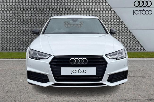 AUDI A4 Avant Photo 8