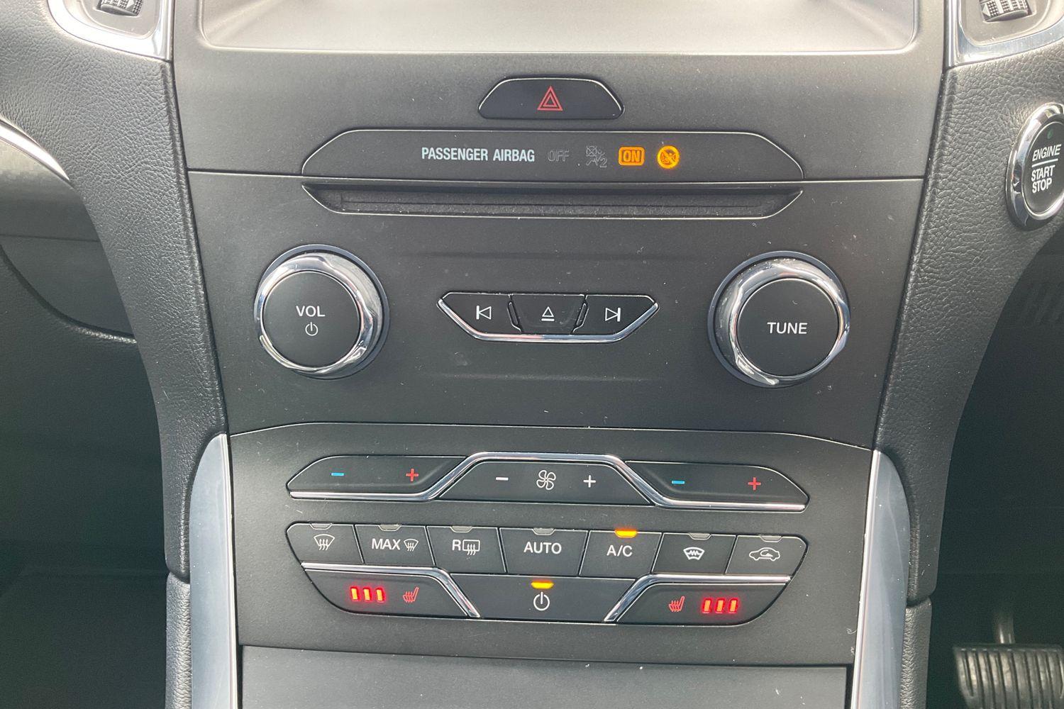 Ford S-MAX Photo 27