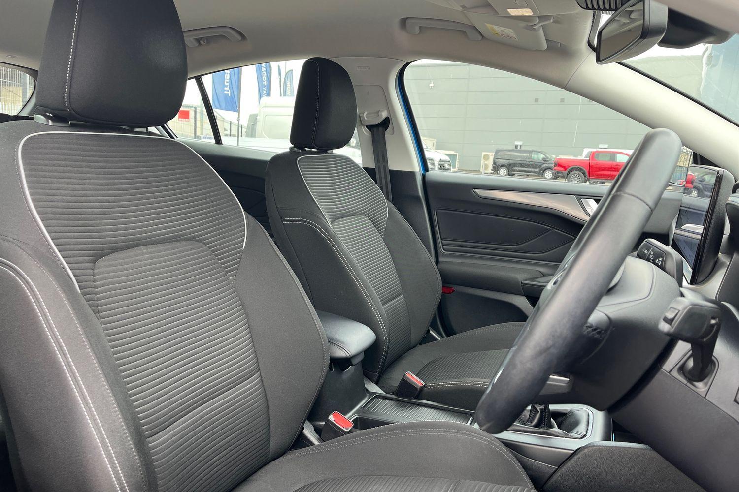 Ford Focus Photo 16