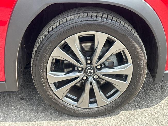 LEXUS Ux Photo 5