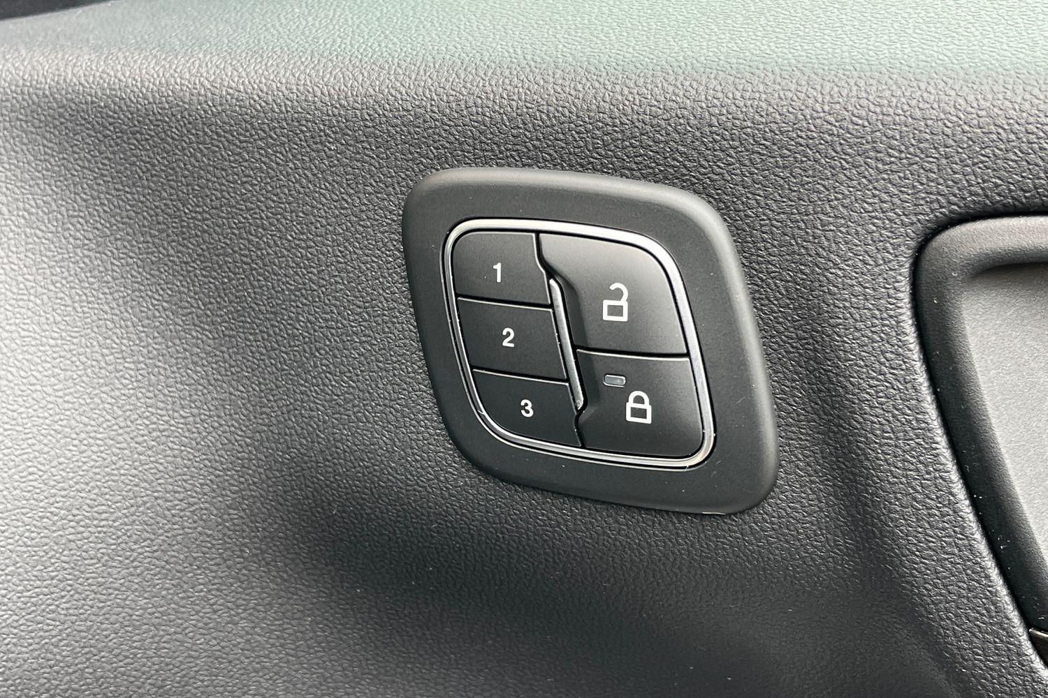 Ford KUGA Photo 33