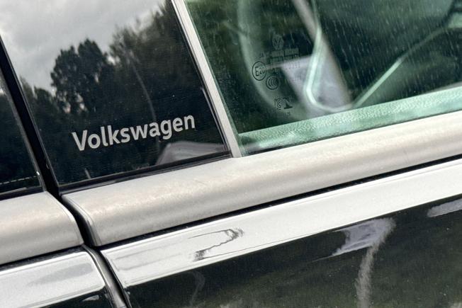 VOLKSWAGEN Golf Photo 23