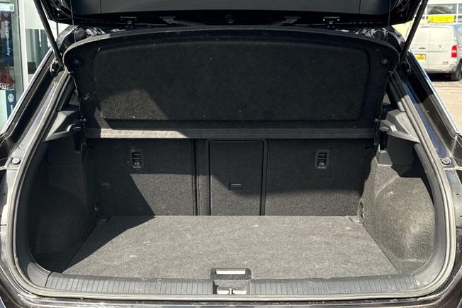 VOLKSWAGEN T-Roc Photo 12