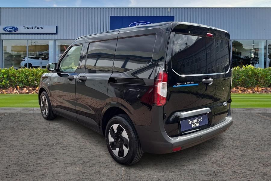 Ford E-TRANSIT COURIER Photo autoimg-2d47ecf41f34cd0677cb8a98089ecfc97091a57a.jpg