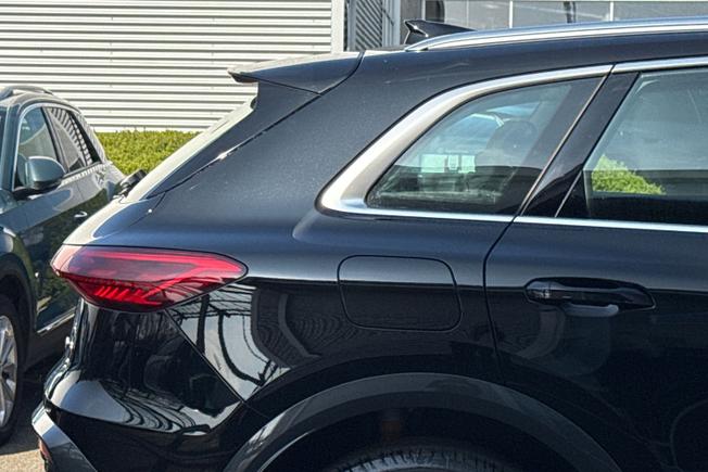 AUDI  Audi Q5 SUV Sport Photo 24