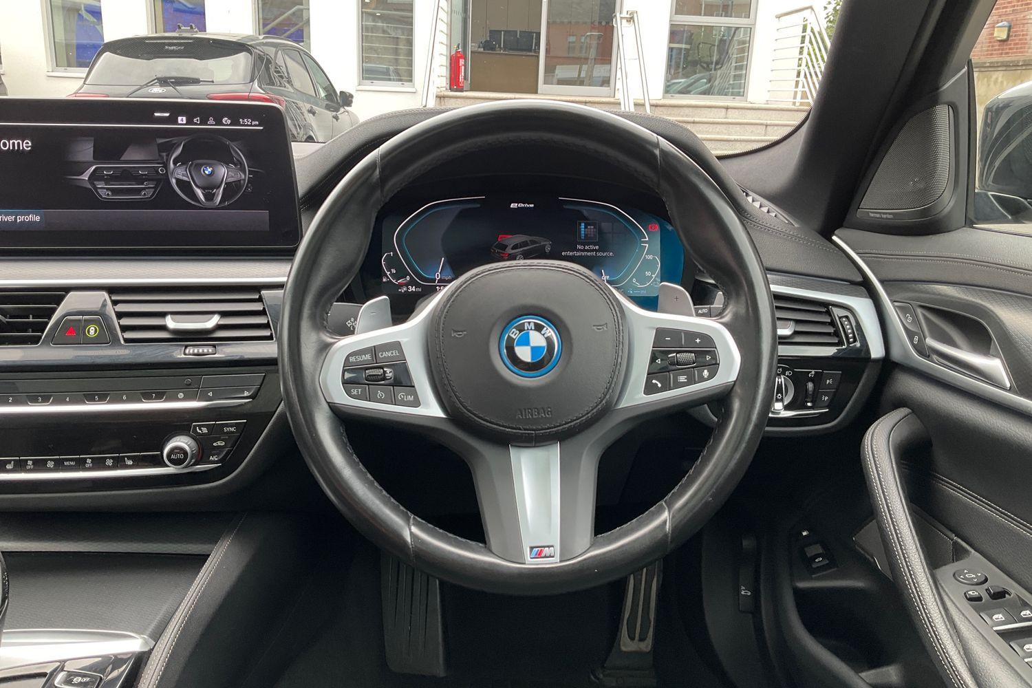 BMW 5 SERIES Photo 11
