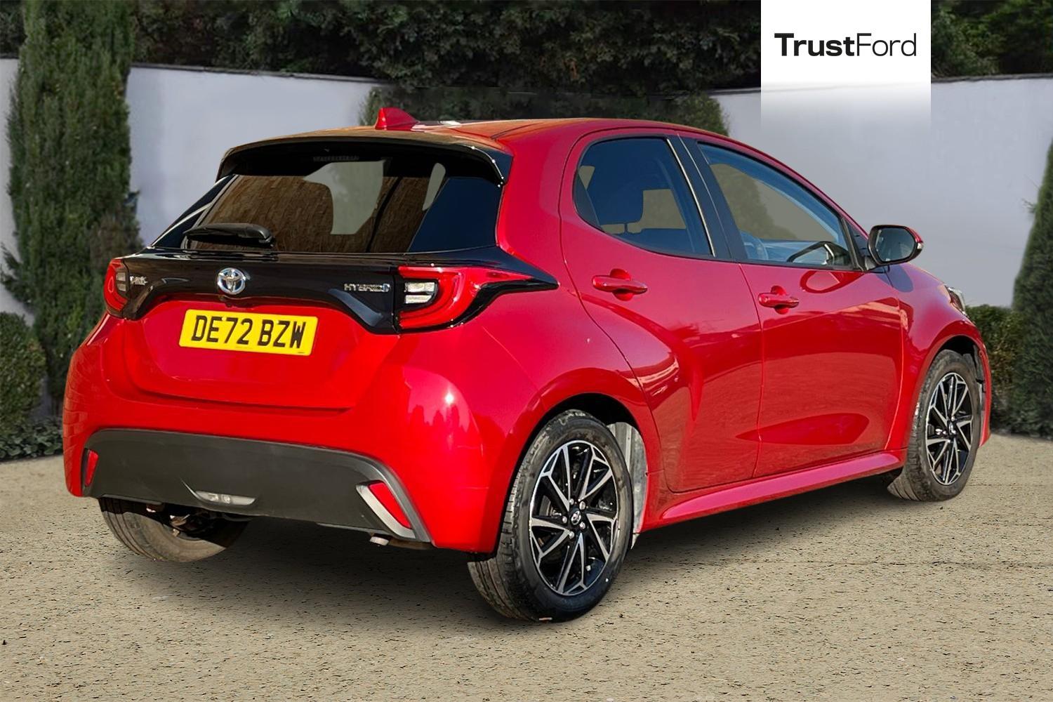 Toyota YARIS Photo 3