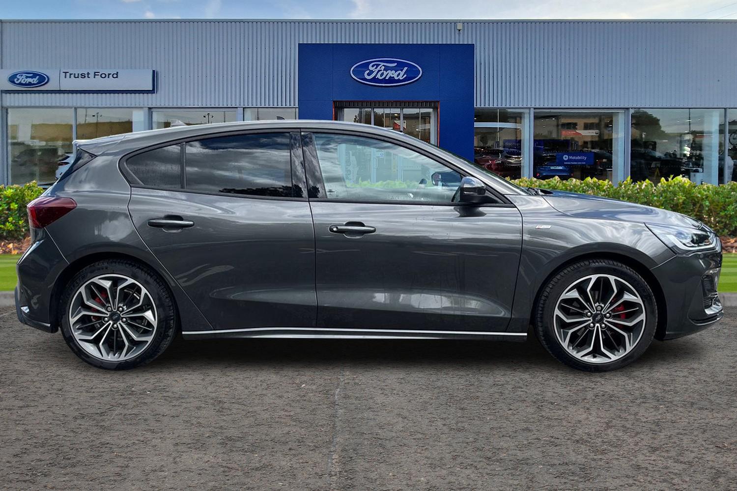 Ford Focus Photo 2