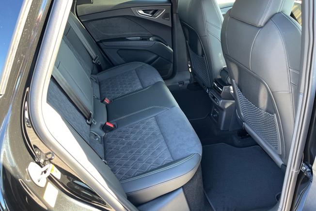 Audi Q4 e-tron Photo 46