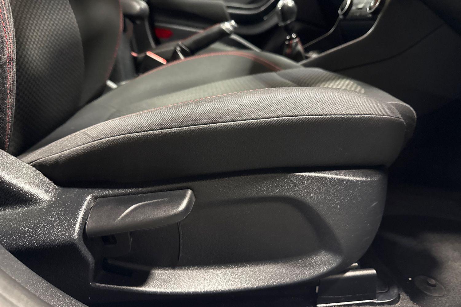 Ford FIESTA Photo 25