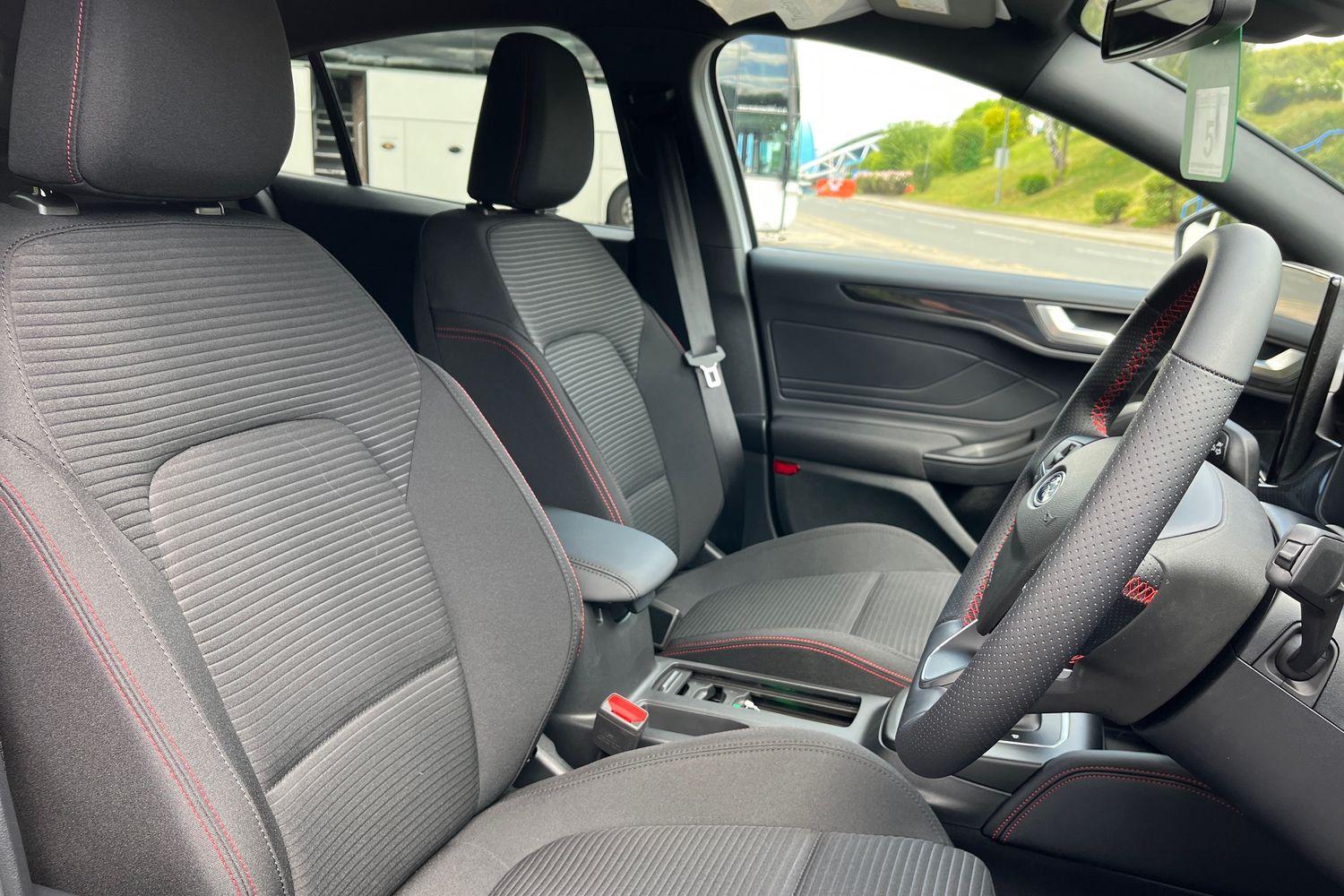 Ford FOCUS Photo 16