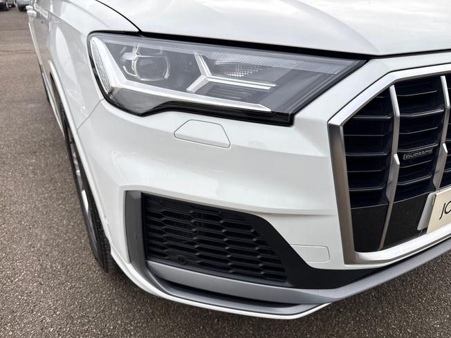 AUDI Q7 Photo 19