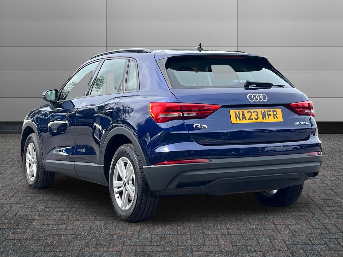 Audi Q3 Photo 1
