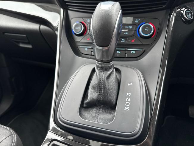 FORD Kuga Photo 34
