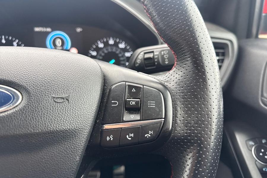 Ford Focus Photo autoimg-2d5ce346396fd518e067582609e60128f6532136.jpg