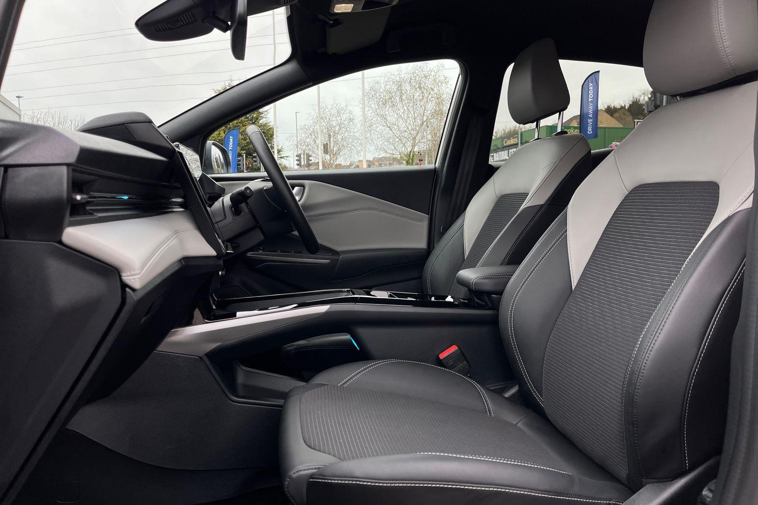 Ford Puma Gen-E Photo 18
