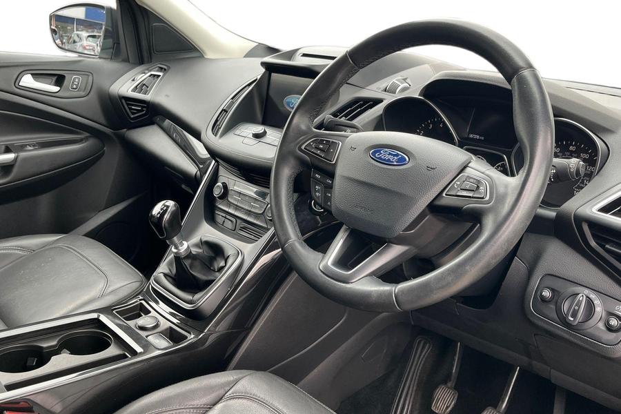 Ford Kuga Photo autoimg-2d5f2a76f8a4f5369f0d60efa75e92e36138b522.jpg