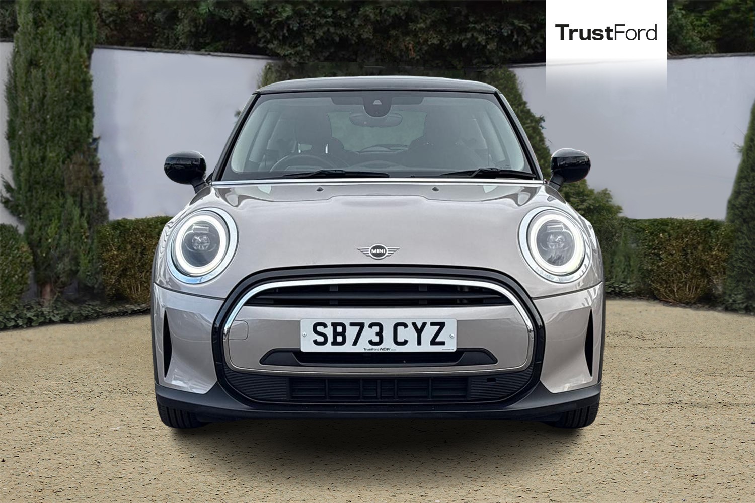 MINI HATCHBACK Photo 5