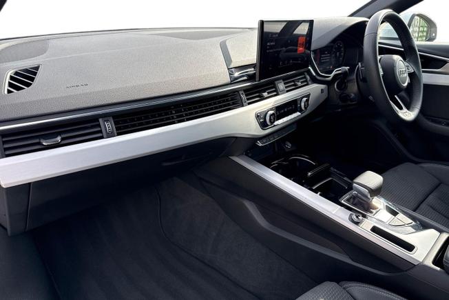 AUDI A4 Avant Photo 2