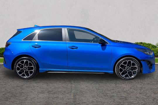Kia Ceed Photo autoimg-2d733dbb9a46ea6661abd7c3e012b1ce4bfb3a8d.jpg