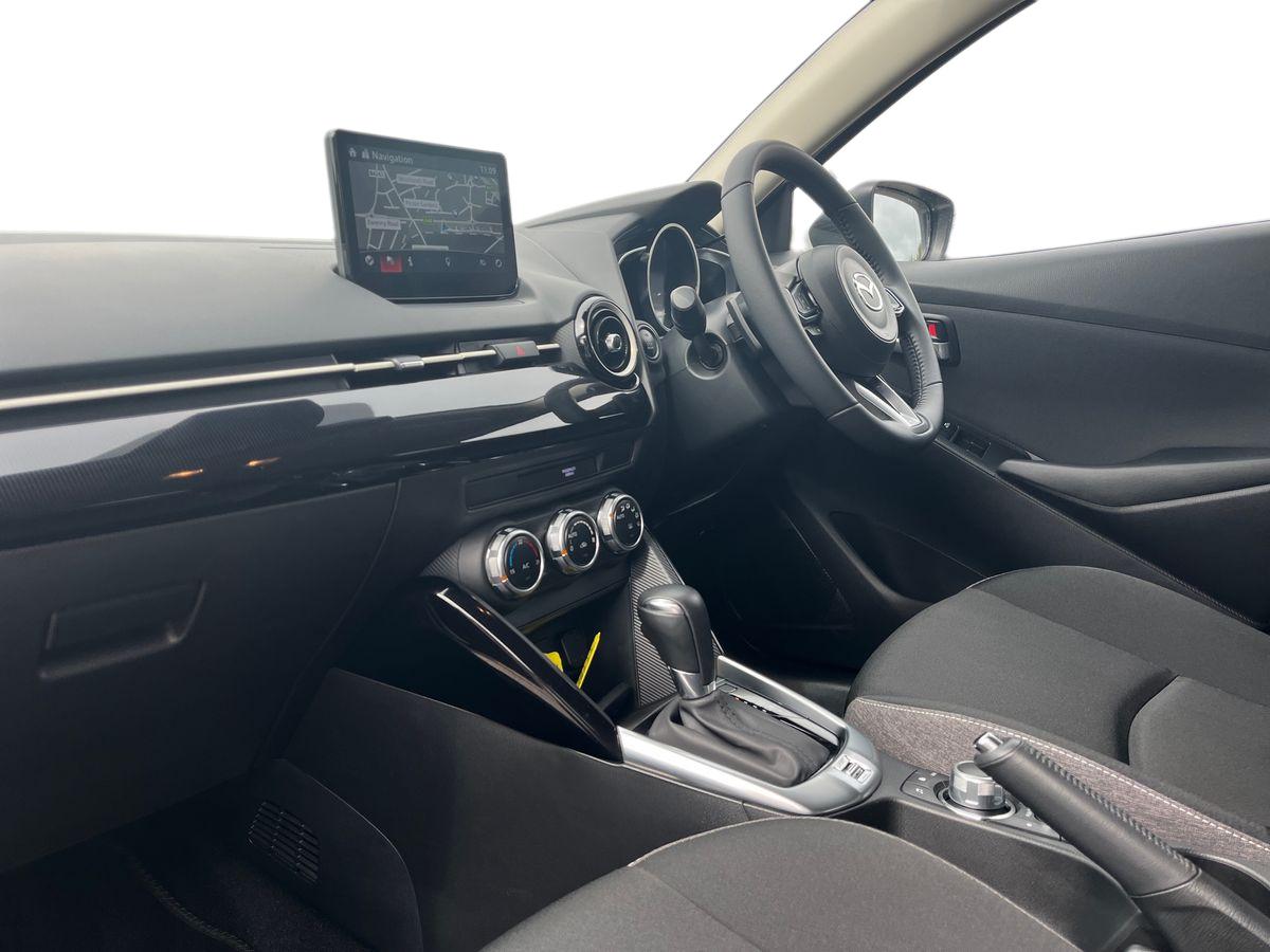 Mazda Mazda2 Photo 2