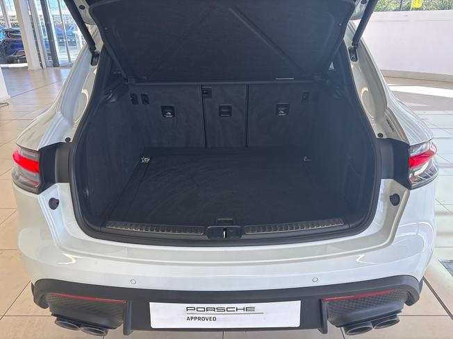 PORSCHE Macan Photo 19