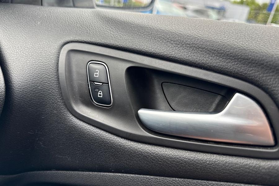 Ford KUGA Photo autoimg-2d77569391aede04e4ad1c1062a3414bc402f54a.jpg