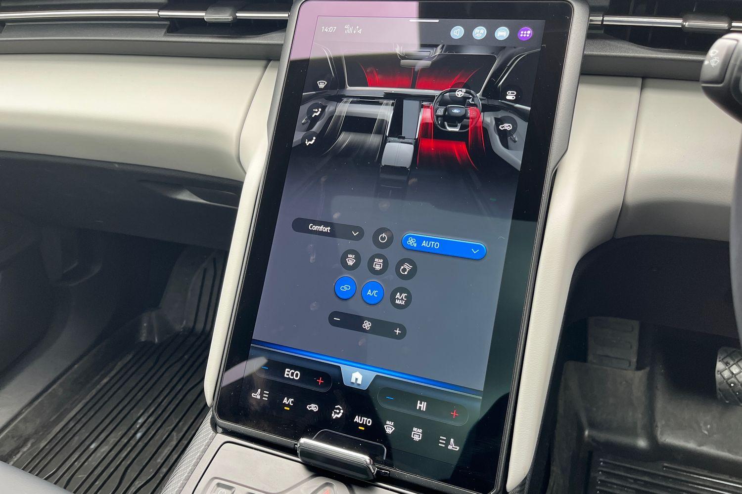 Ford EXPLORER Photo 32