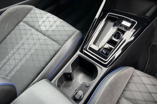 Volkswagen Golf Photo autoimg-2d7ca448ceb6b97b5741543d86f83ea125ddd1b7.jpg