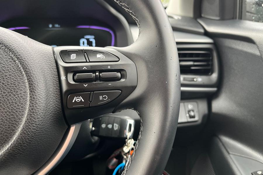 Kia STONIC Photo autoimg-2d842f2a0a72dc702a707365b93f7878c5ed256c.jpg