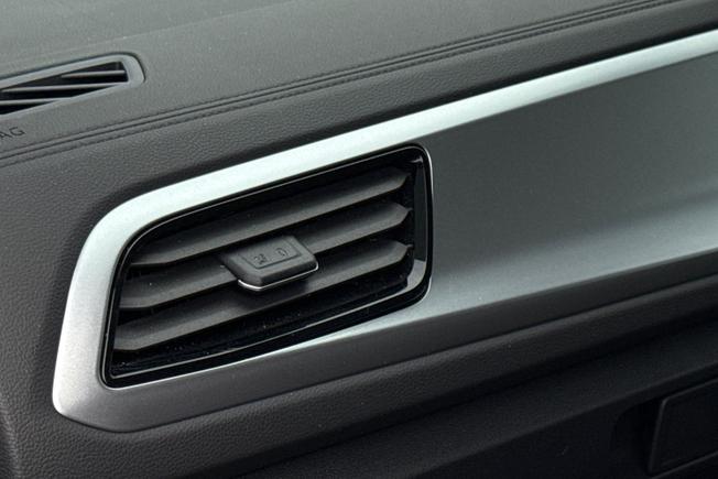 Volkswagen T-Roc Photo 43