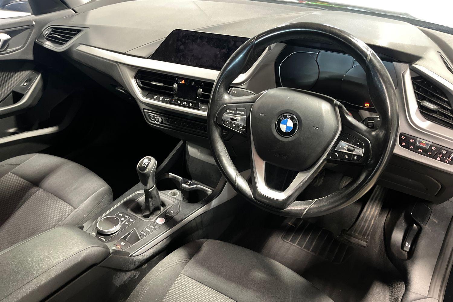 BMW 1 SERIES Photo 8