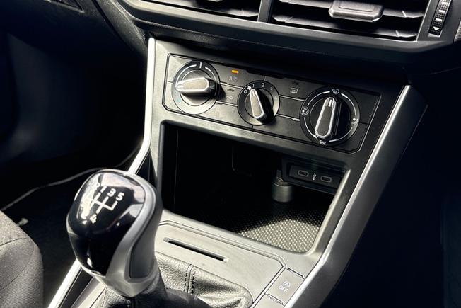 VOLKSWAGEN Polo Photo 25