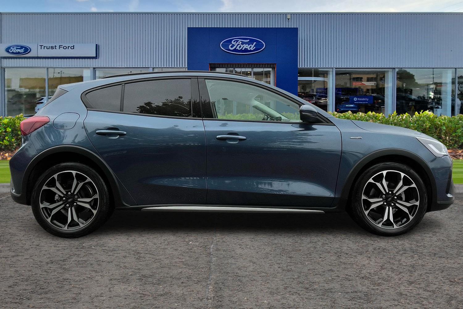 Ford Focus Photo 2